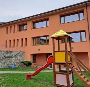 Riqualificazione delle superfici esterne e efficientamento energetico. Scuola primaria di Vissone
